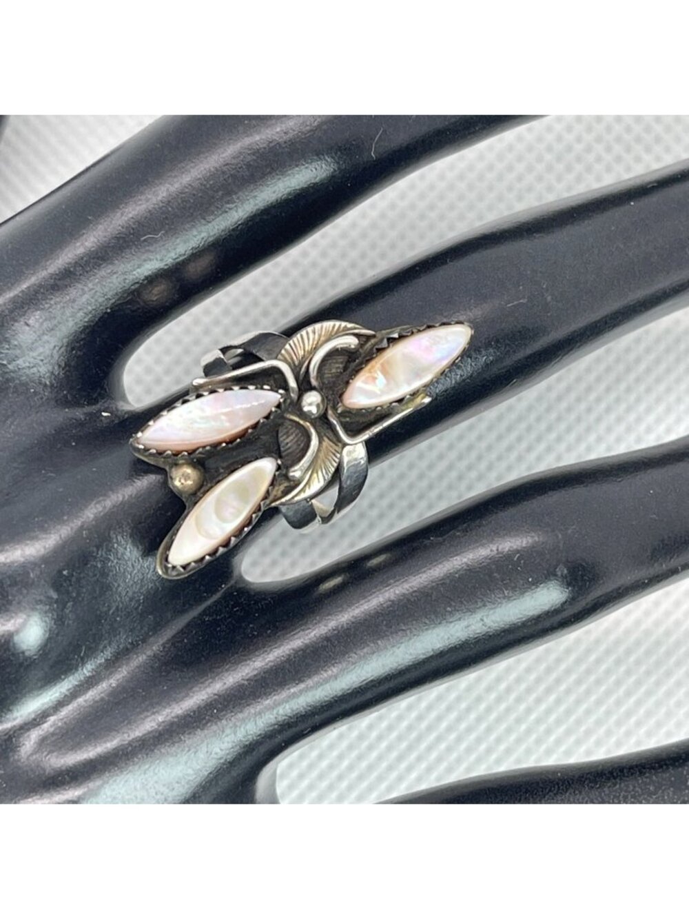 Native American Sterling Silver Mother Of Pearl Ring Statement Signed LW Sz 5.25 - Picture 10 of 16